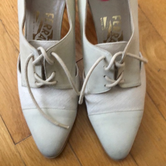 Salvatore Ferragamo heels with cut out and laces - Picture 4 of 5